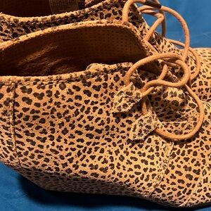 TOMS booties Sz 7.5